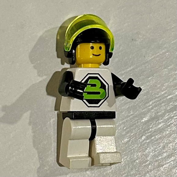 LEGO🚀🧑‍🚀 Blacktron 2 Spaceman Minifigure w/ Jet Pack (sp051 or sp055) - Picture 9 of 16